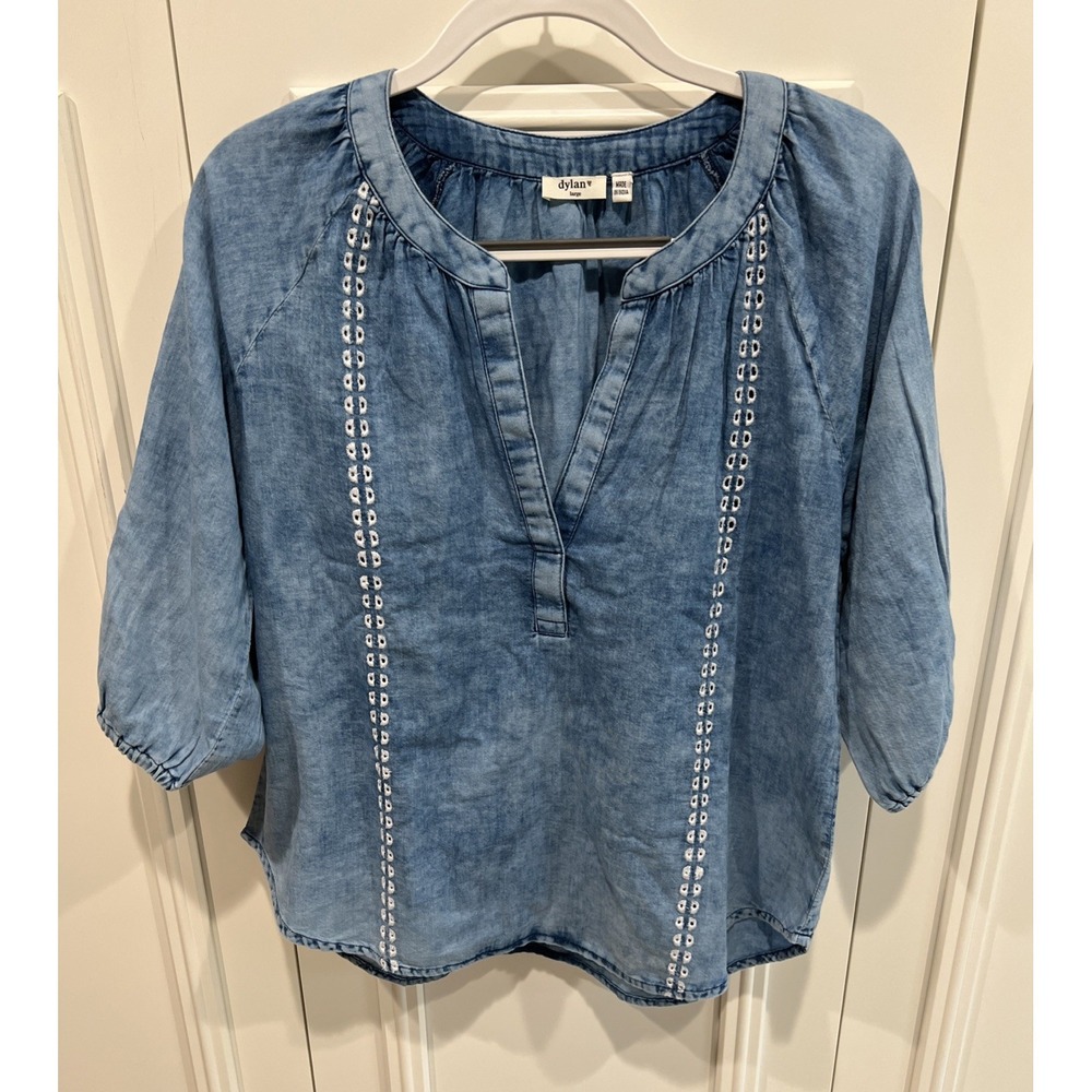 Dylan Jolie Embroidered Chambray Top Size Large Blue Boho Western Festival - Picture 2 of 8